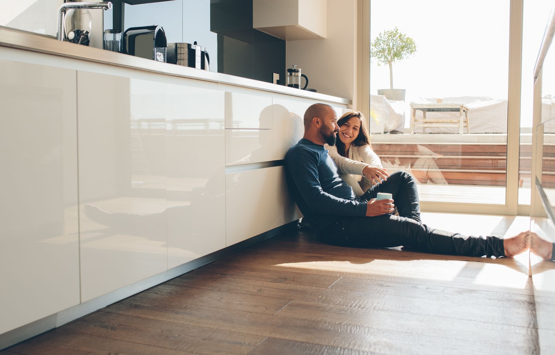 dcbel-stock-couple-kitchen-floor-01